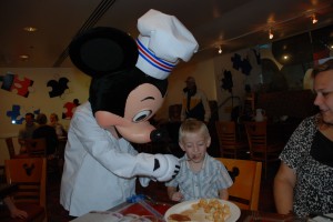 Mickey_Feeding_Jakob