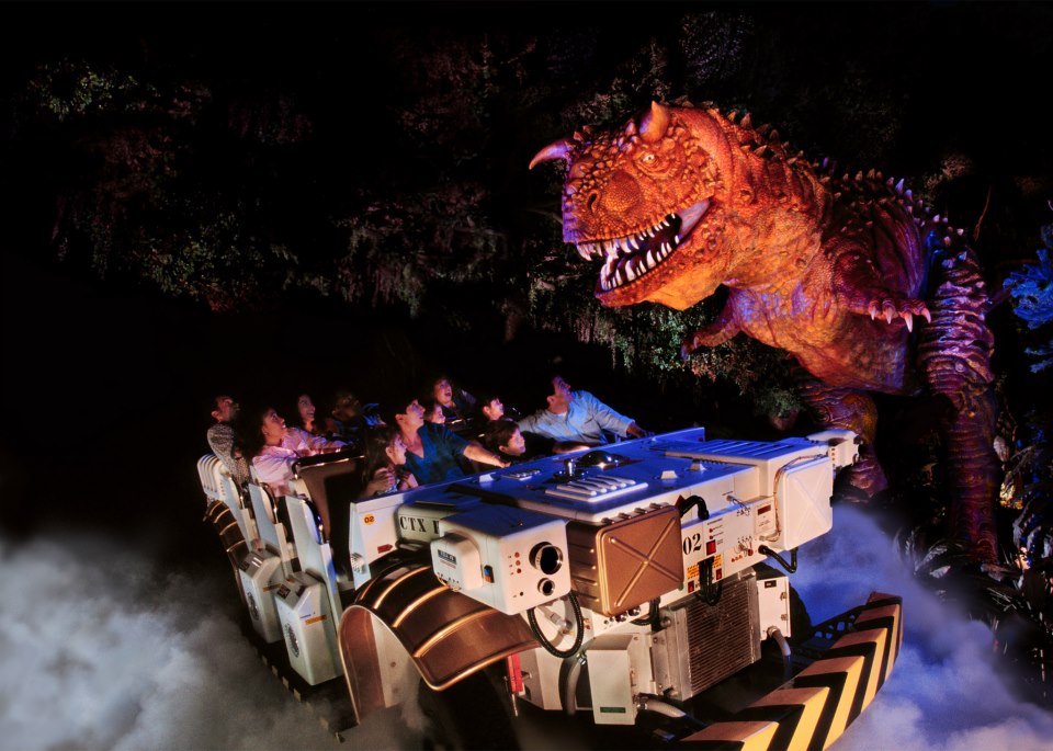 where to see dinosaurs at disneys animal kingdom