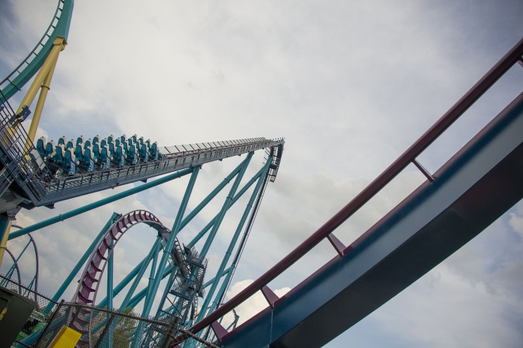 Mako Makes First Test Run at SeaWorld Orlando