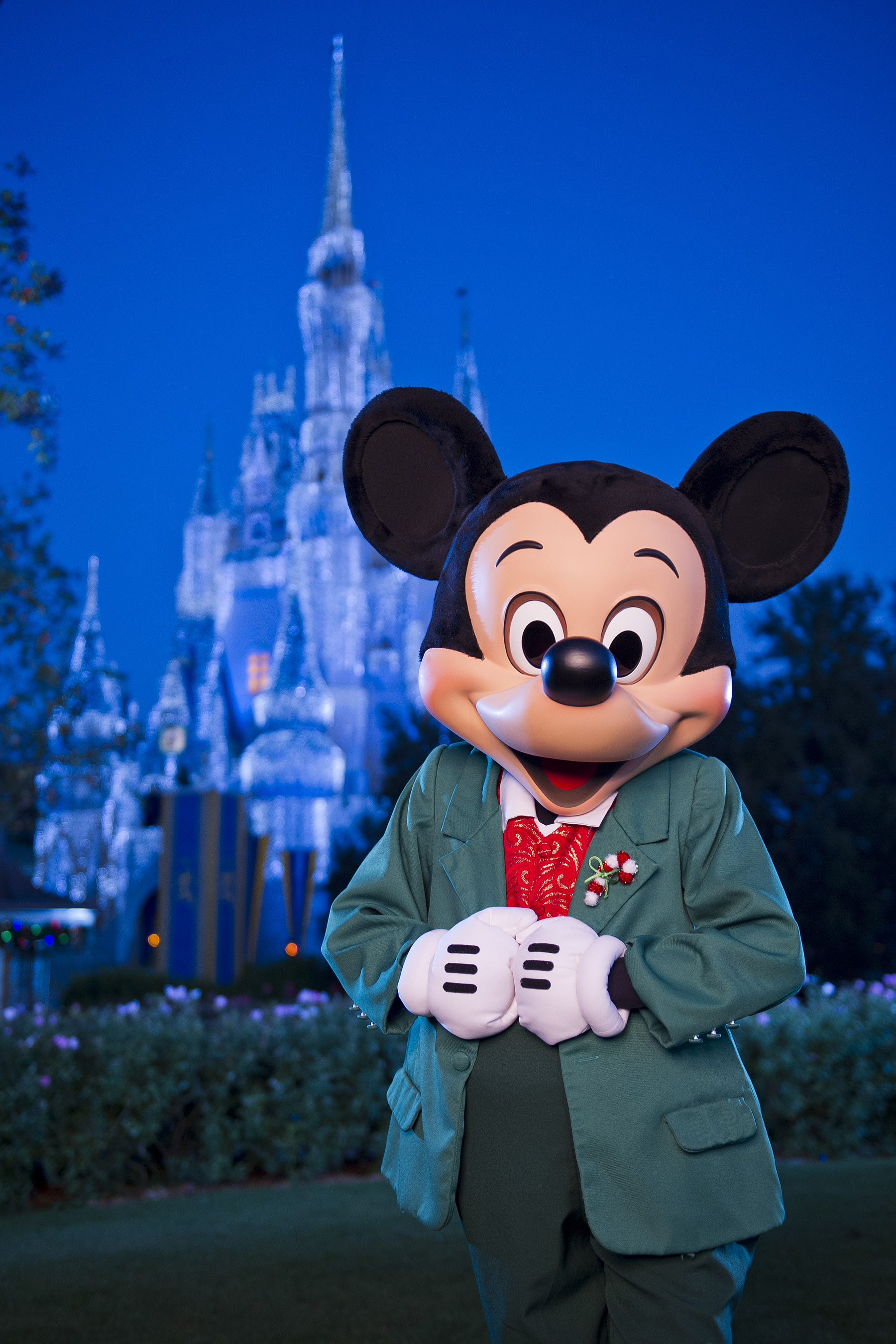 New Surprises and Traditional Classics Blend at Disney Christmas Party